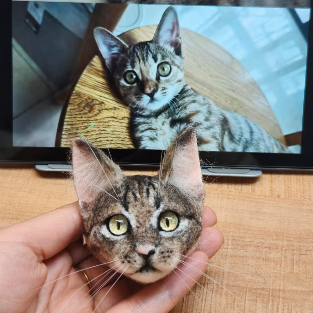 Custom Needle-Felted Pet Portrait Brooch | Handmade Wool Felt | Wedding & Memorial Keepsake